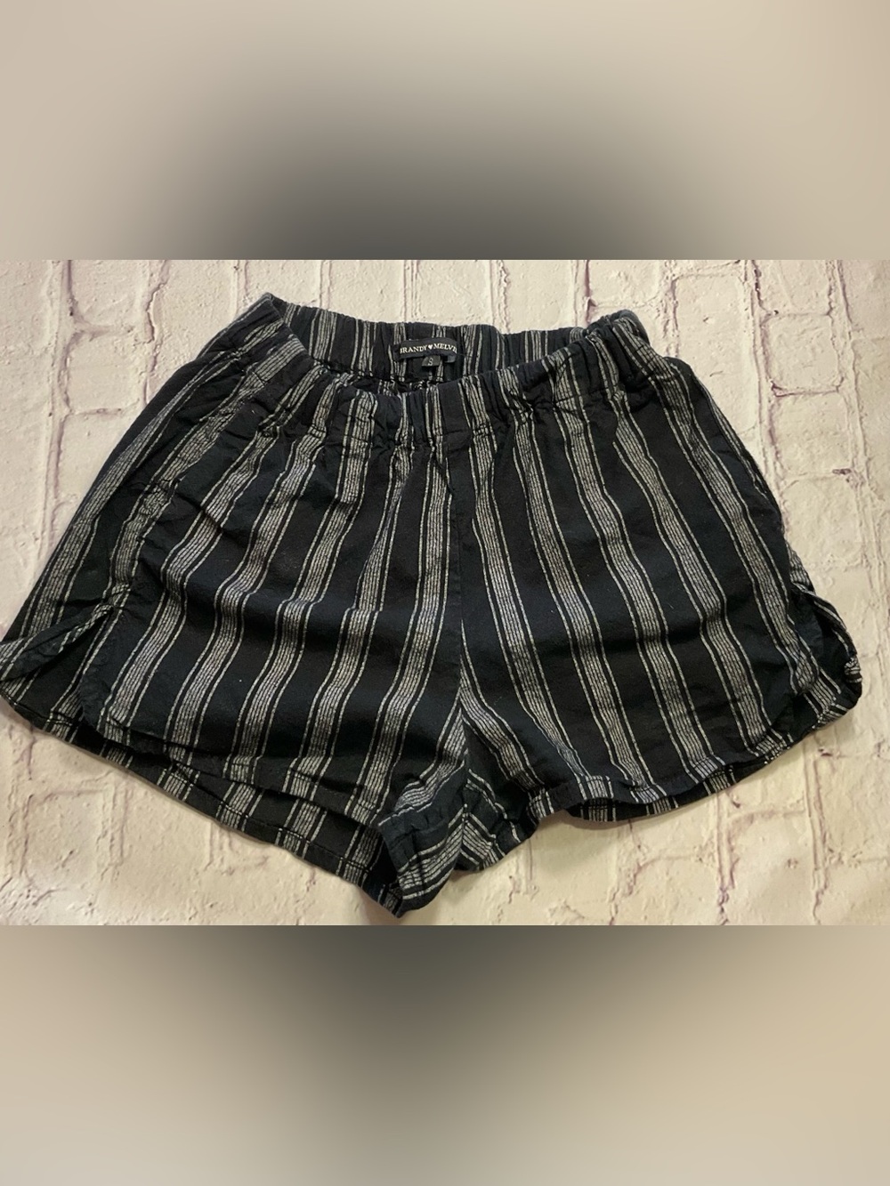 Black & White Striped Women's Casual Elastic Waist Shorts